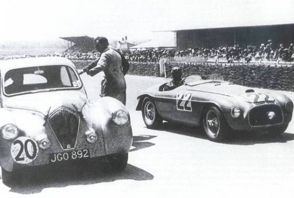 Luigi Chinetti à bordo da Ferrari 166M N° 22
